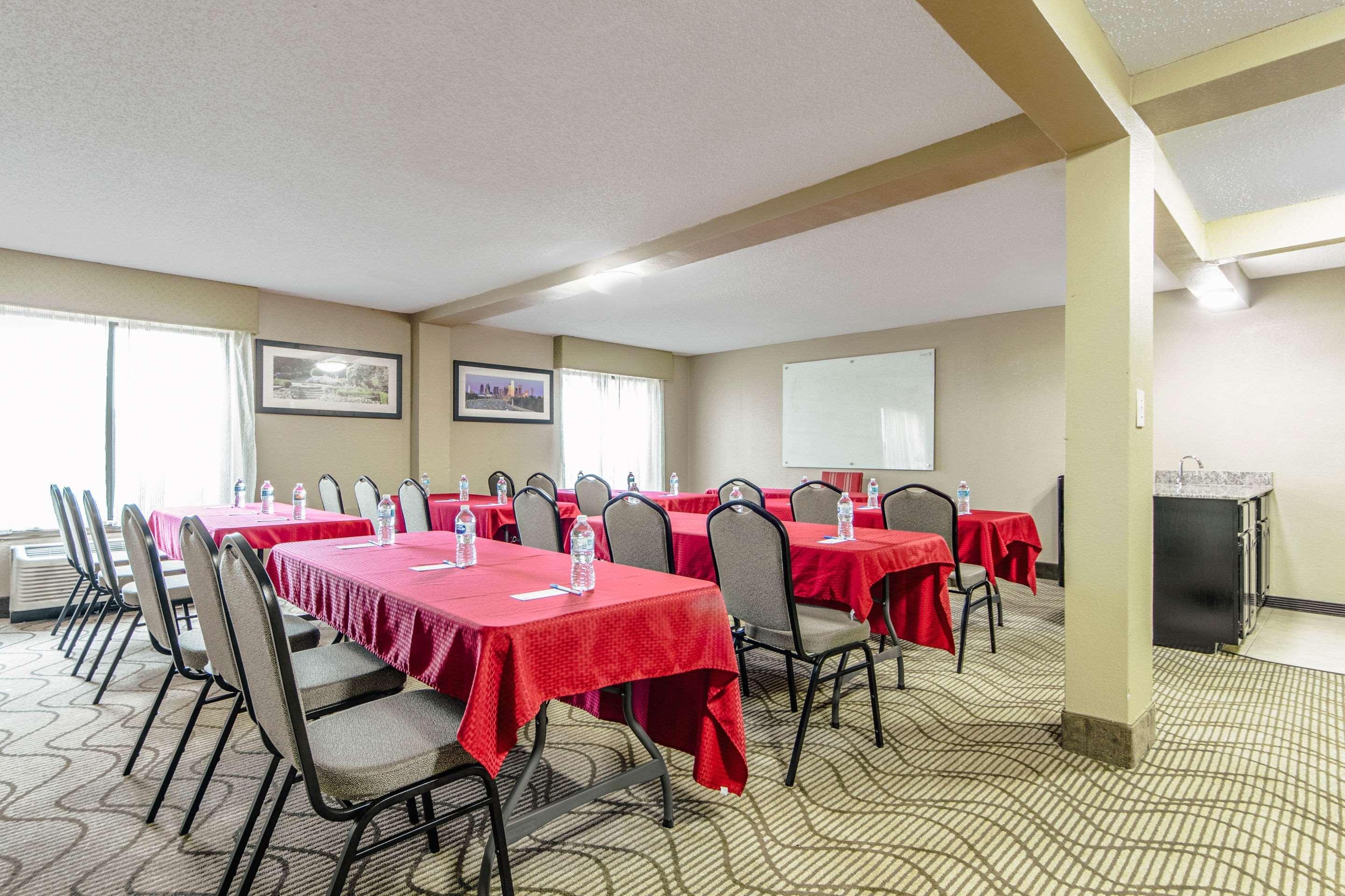 Comfort Inn Dallas Park Central Esterno foto